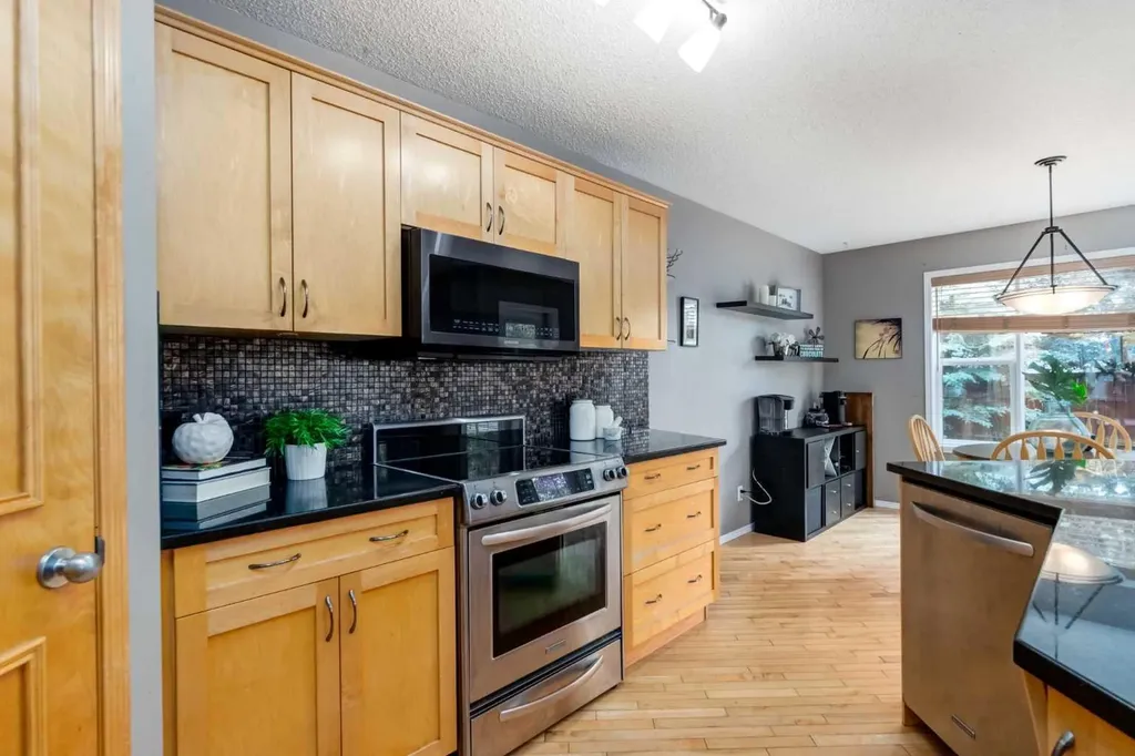 156 Tuscany Meadows Close NW Calgary AB T3M 2M9