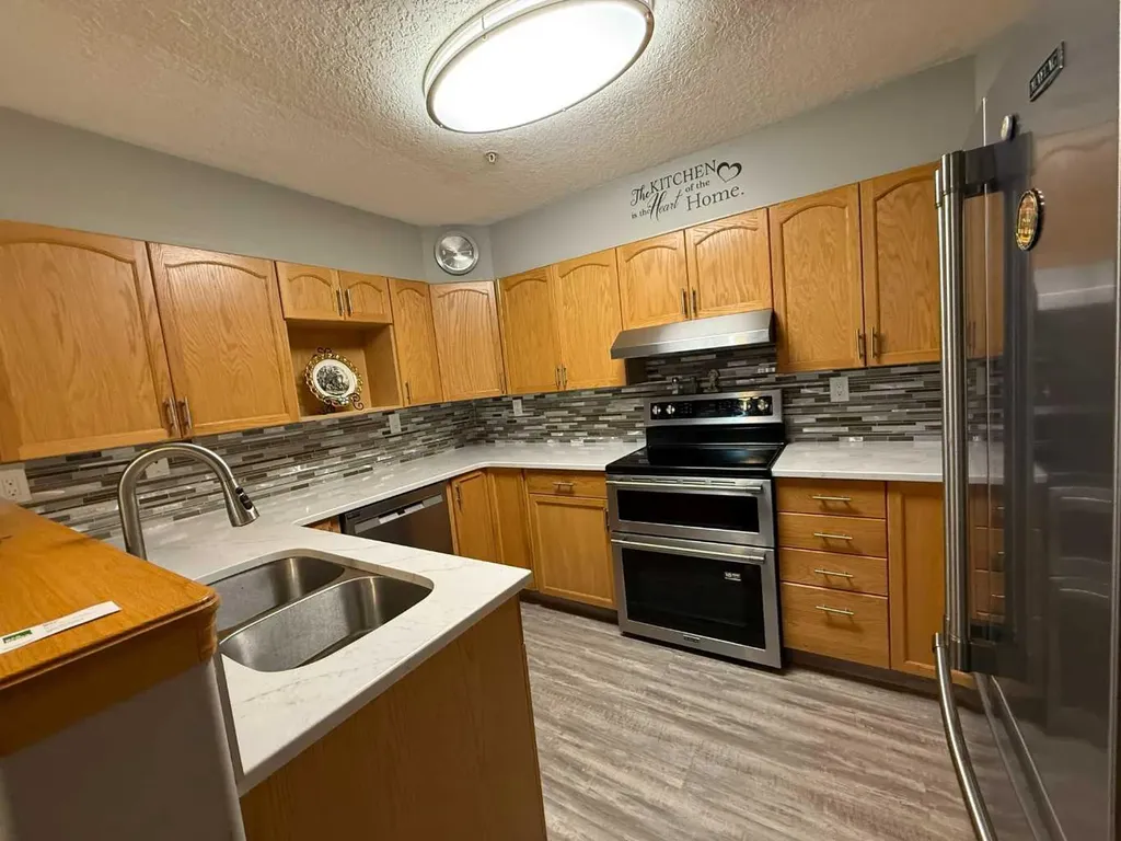 100 2 Avenue S Lethbridge AB T1J 0B5