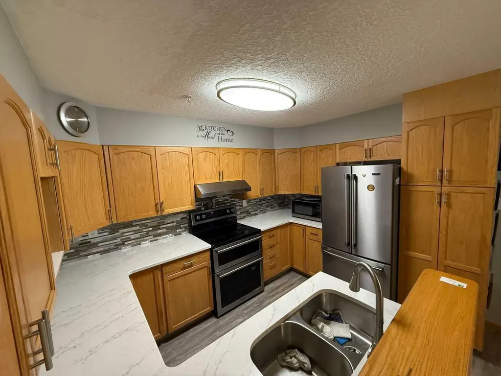100 2 Avenue S Lethbridge AB T1J 0B5