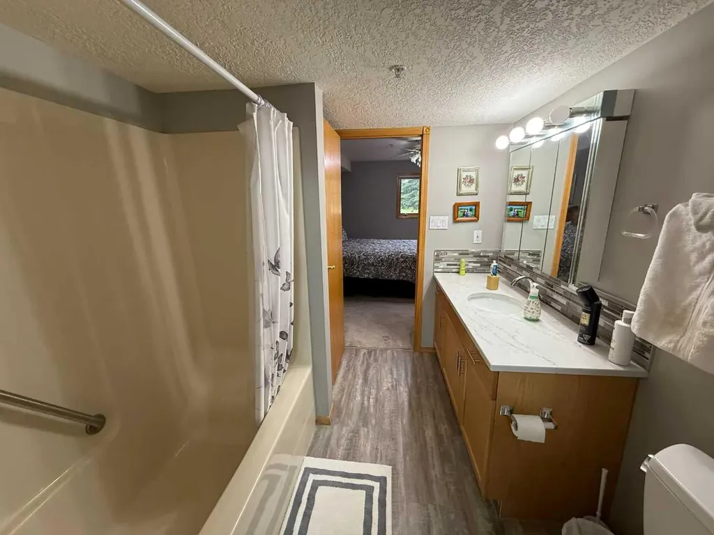100 2 Avenue S Lethbridge AB T1J 0B5