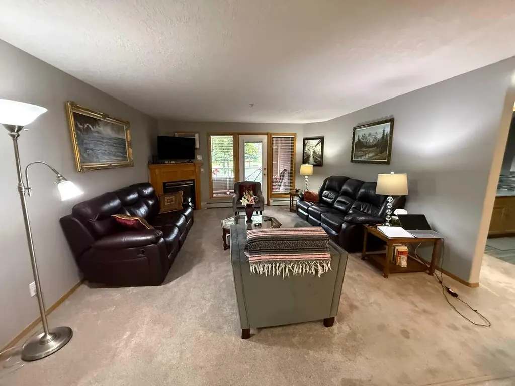 100 2 Avenue S Lethbridge AB T1J 0B5