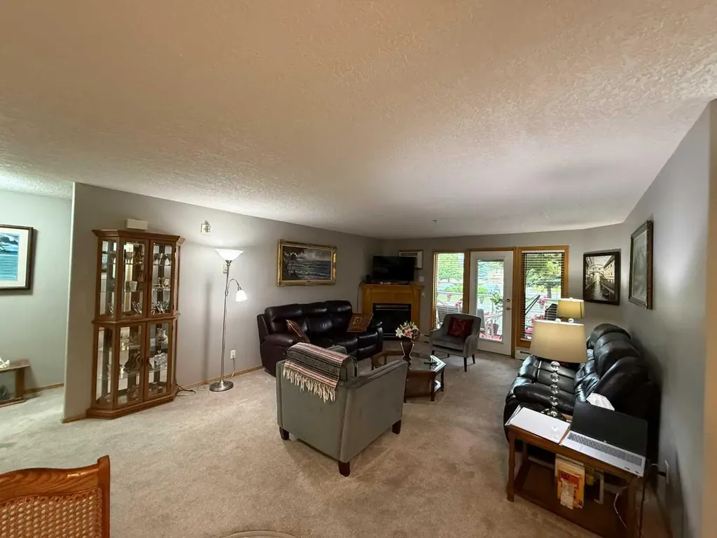 100 2 Avenue S Lethbridge AB T1J 0B5