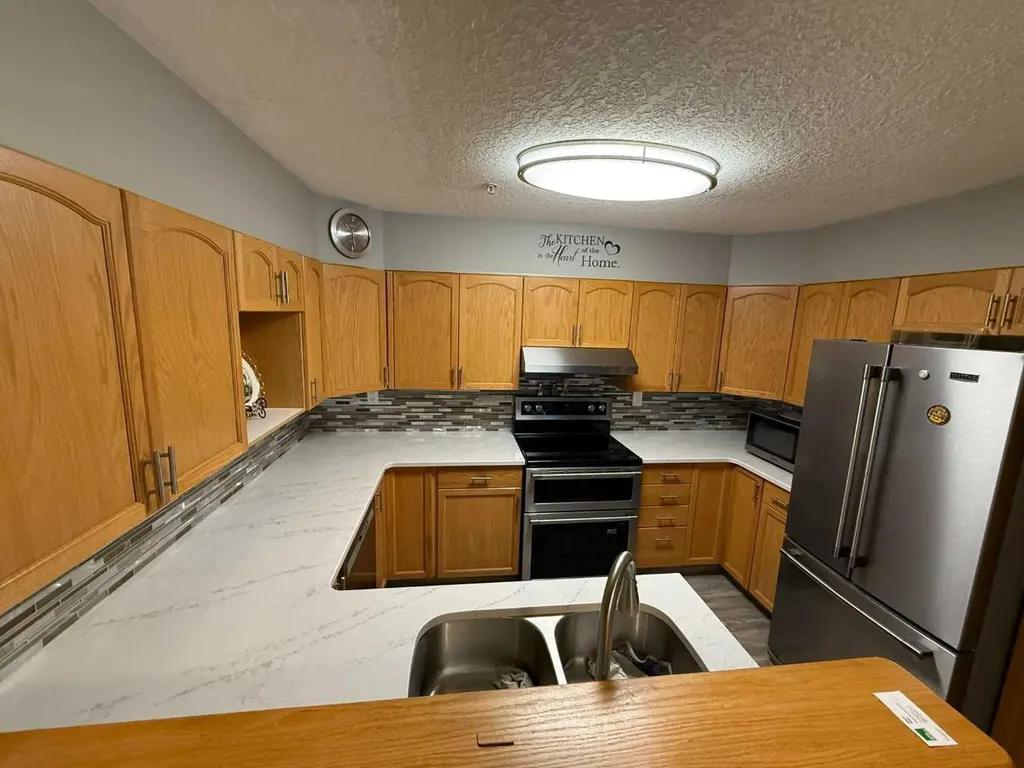 100 2 Avenue S Lethbridge AB T1J 0B5
