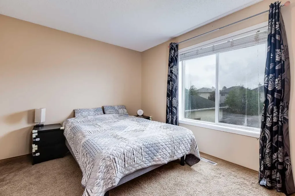 135 Covewood Close NE Calgary AB T3K 4Z8