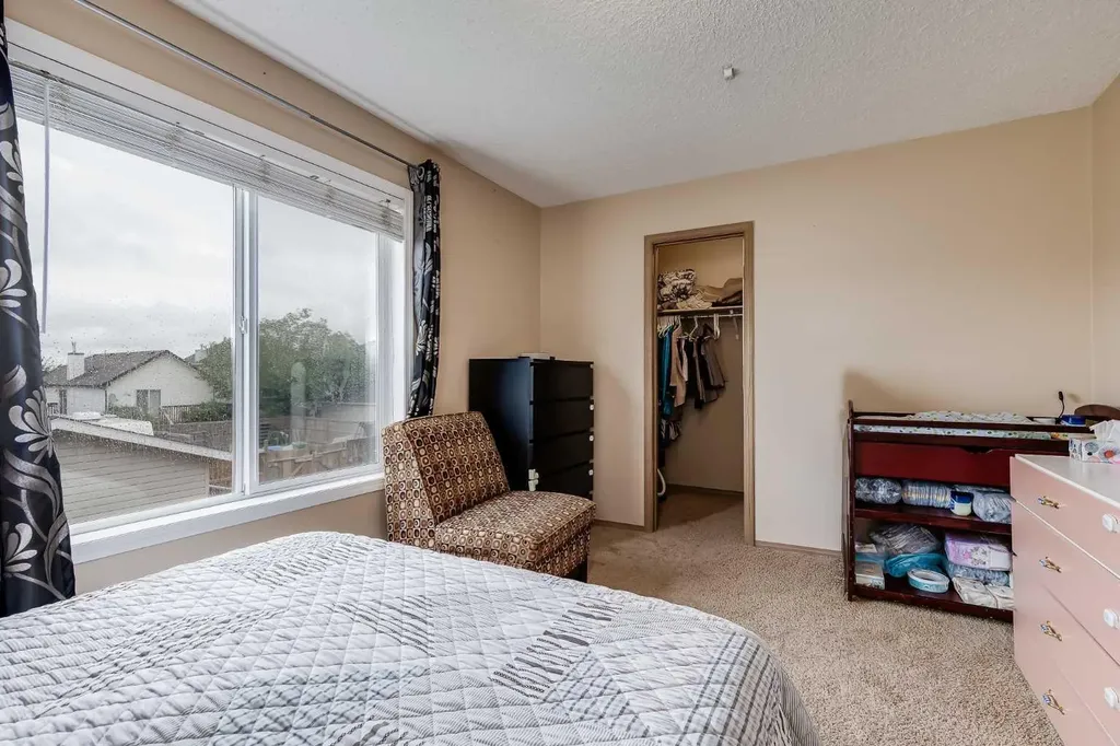 135 Covewood Close NE Calgary AB T3K 4Z8