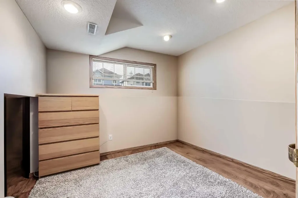135 Covewood Close NE Calgary AB T3K 4Z8