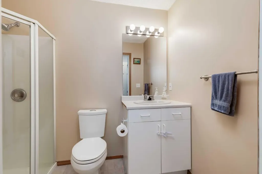 135 Covewood Close NE Calgary AB T3K 4Z8