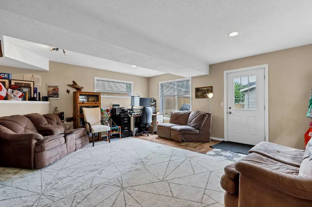 135 Covewood Close NE Calgary AB T3K 4Z8
