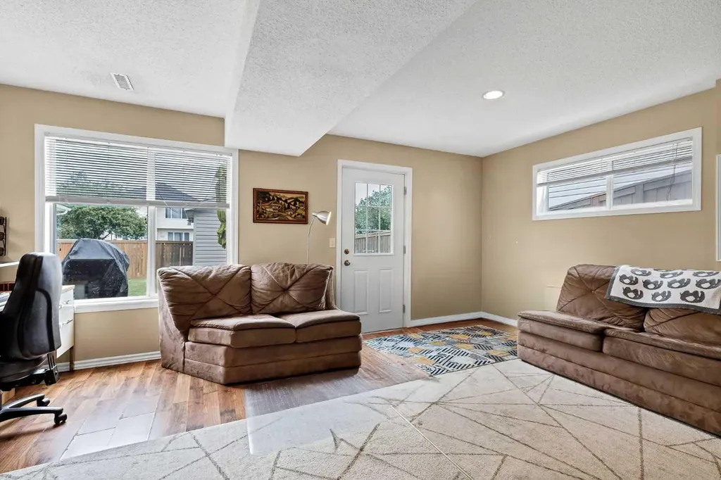 135 Covewood Close NE Calgary AB T3K 4Z8