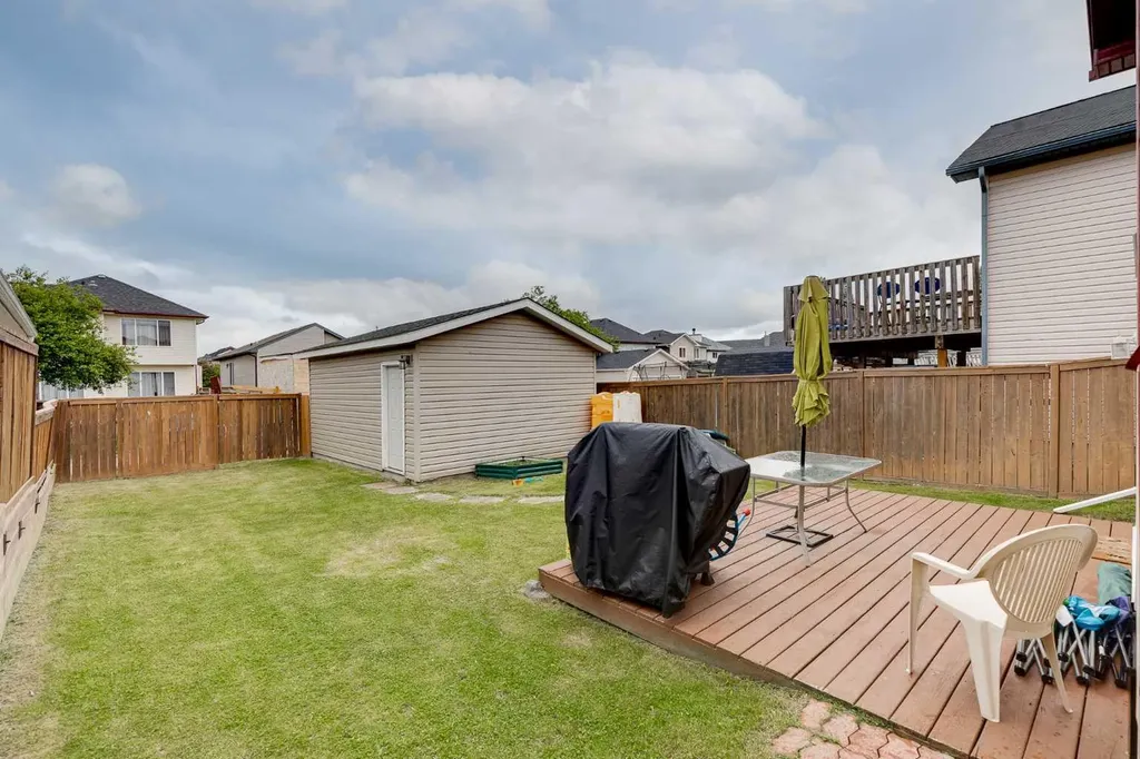 135 Covewood Close NE Calgary AB T3K 4Z8