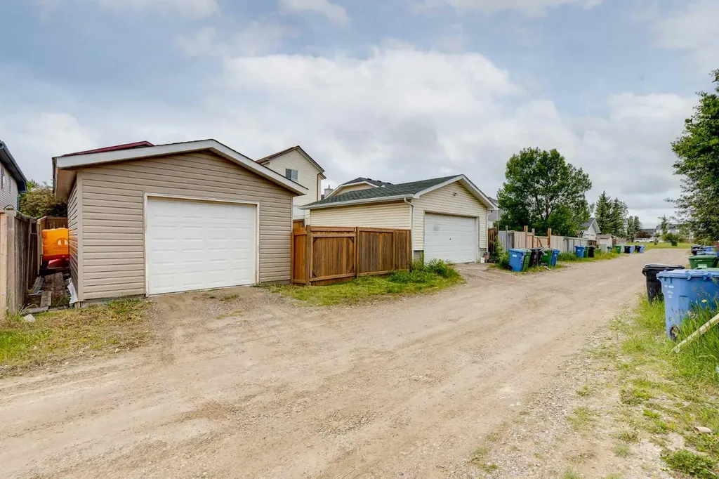 135 Covewood Close NE Calgary AB T3K 4Z8