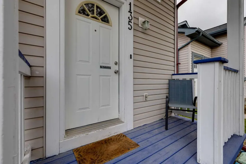 135 Covewood Close NE Calgary AB T3K 4Z8