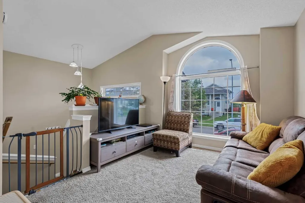 135 Covewood Close NE Calgary AB T3K 4Z8