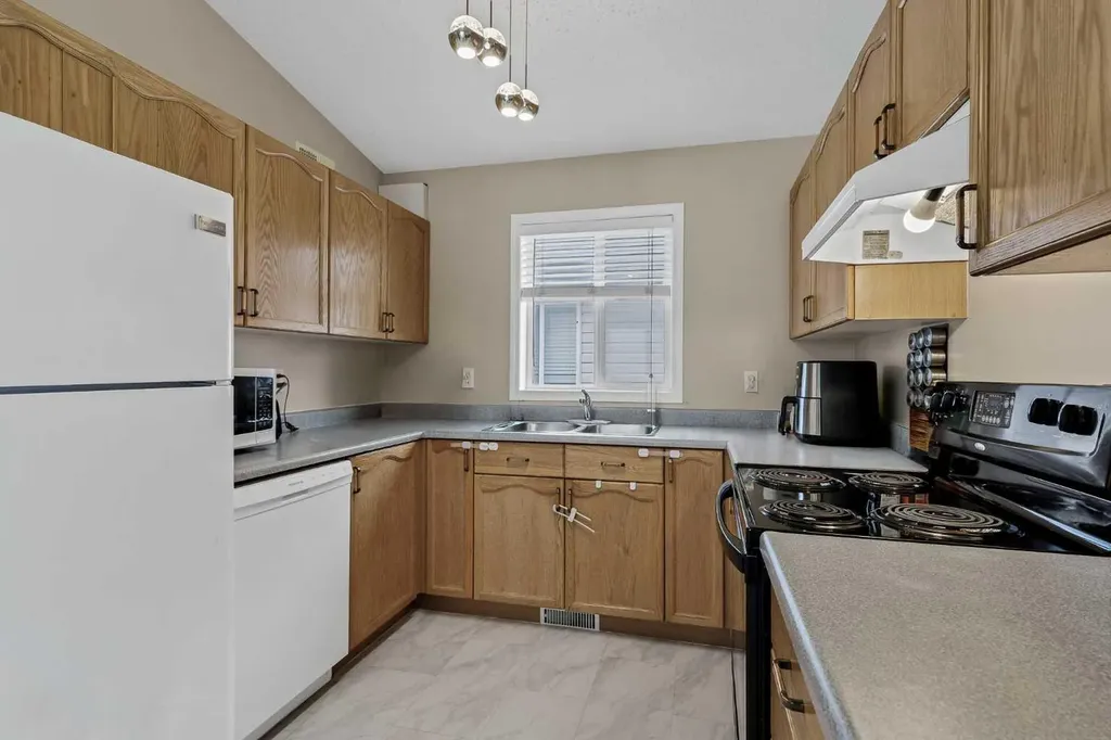 135 Covewood Close NE Calgary AB T3K 4Z8