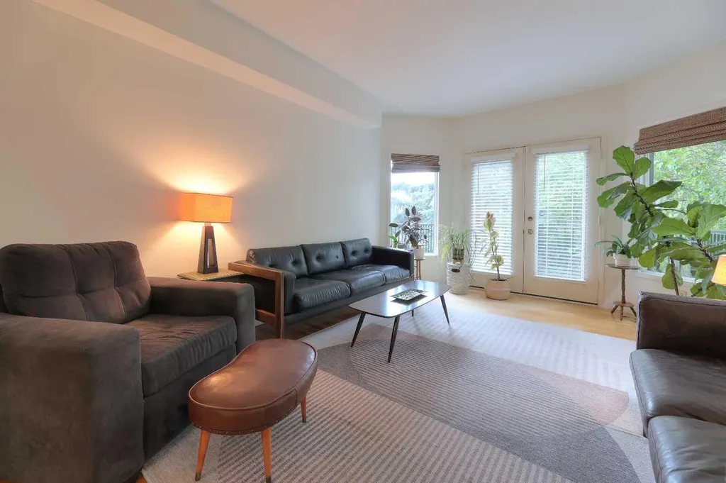 1908 30 Avenue SW Calgary AB T2T 1P9