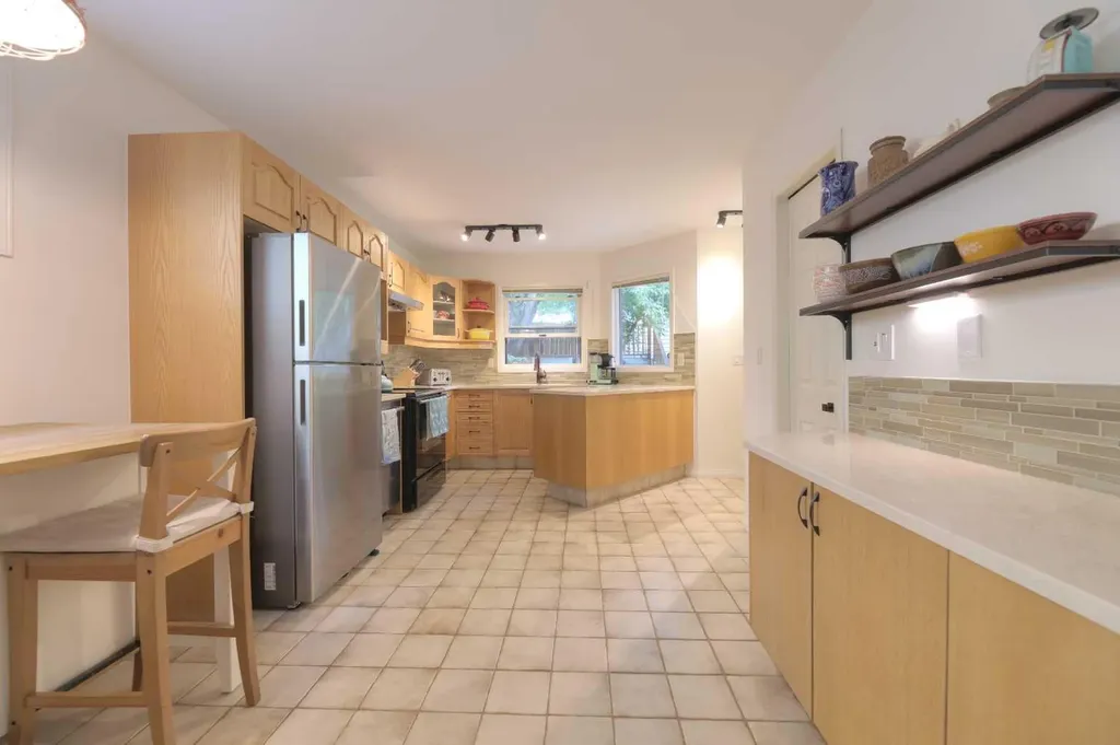 1908 30 Avenue SW Calgary AB T2T 1P9