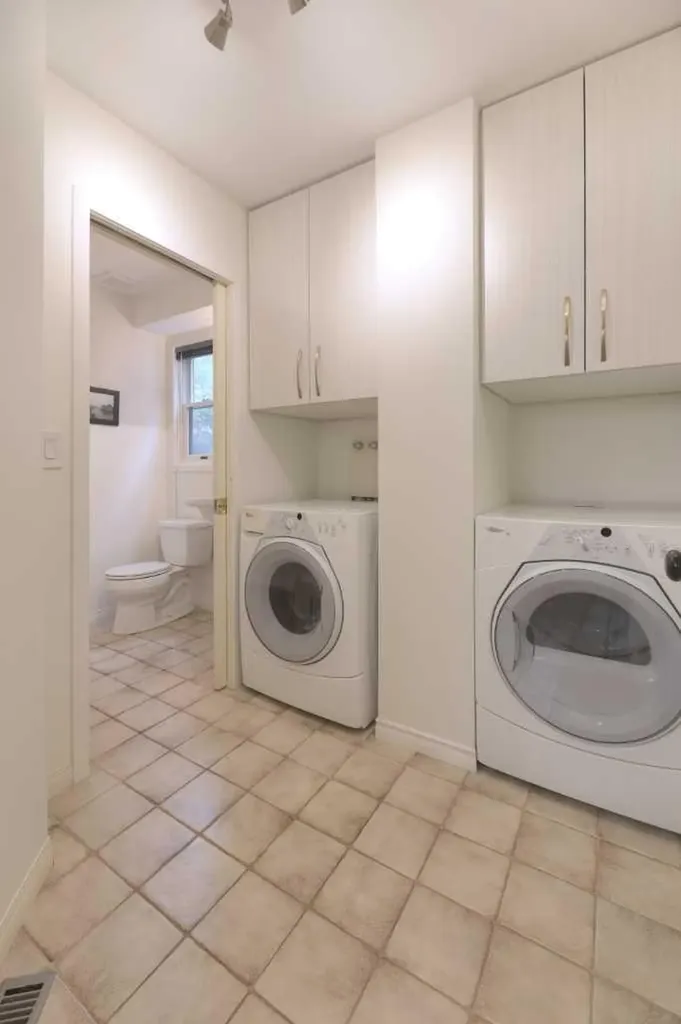 1908 30 Avenue SW Calgary AB T2T 1P9