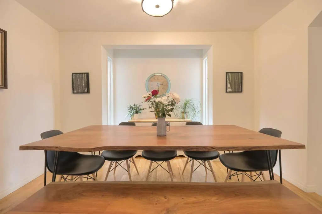 1908 30 Avenue SW Calgary AB T2T 1P9