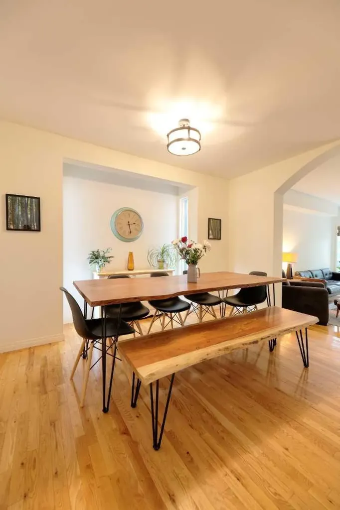 1908 30 Avenue SW Calgary AB T2T 1P9