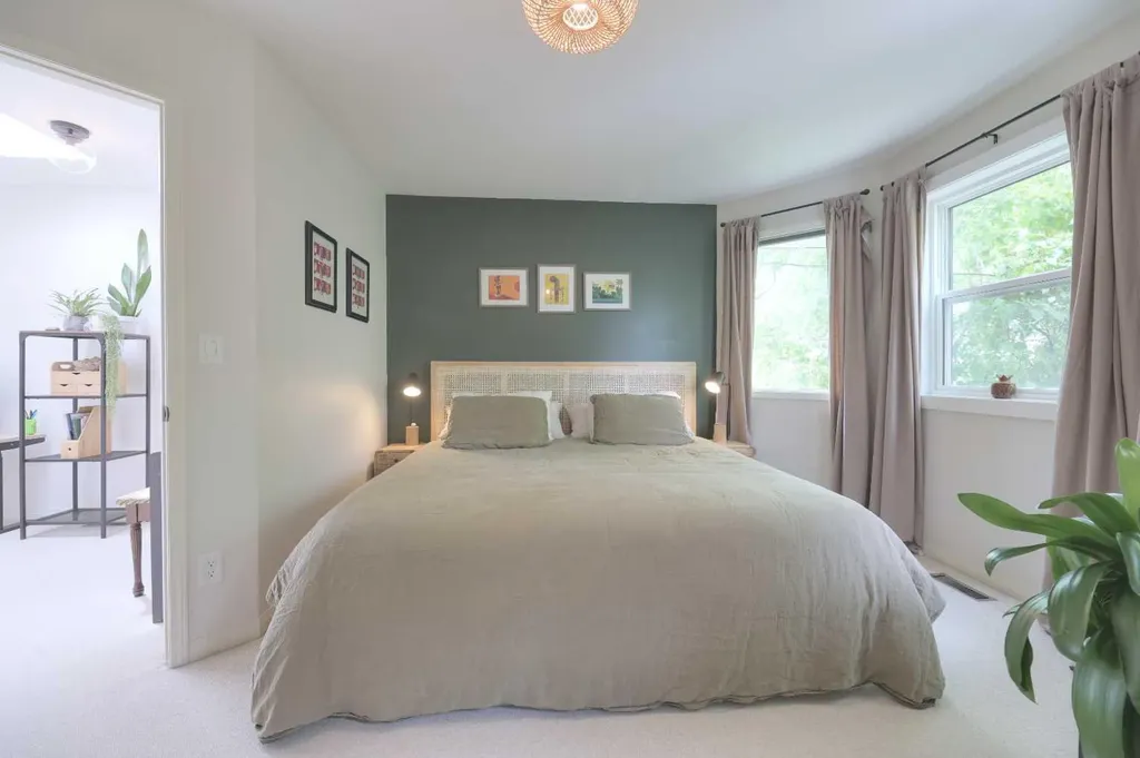 1908 30 Avenue SW Calgary AB T2T 1P9