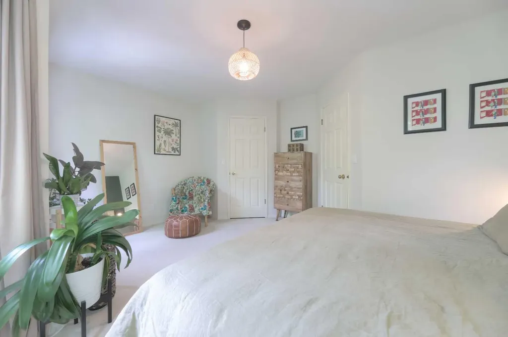 1908 30 Avenue SW Calgary AB T2T 1P9