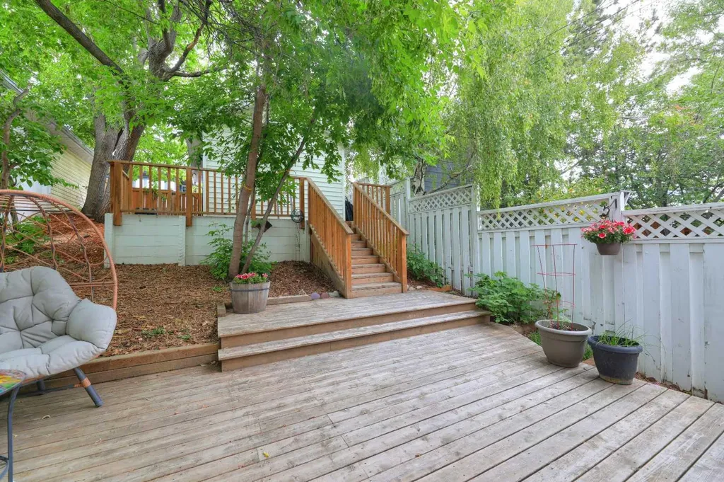 1908 30 Avenue SW Calgary AB T2T 1P9