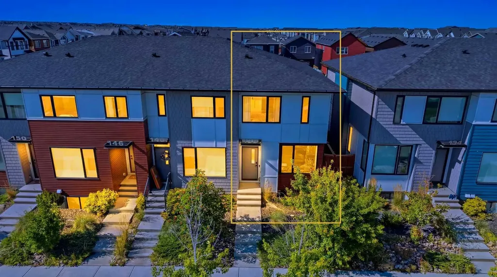 138 Homestead Boulevard NE Calgary AB T3J 2G8
