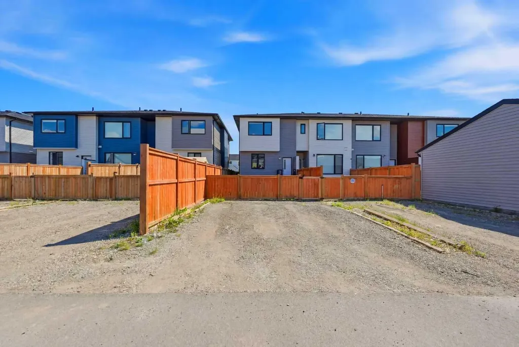 138 Homestead Boulevard NE Calgary AB T3J 2G8