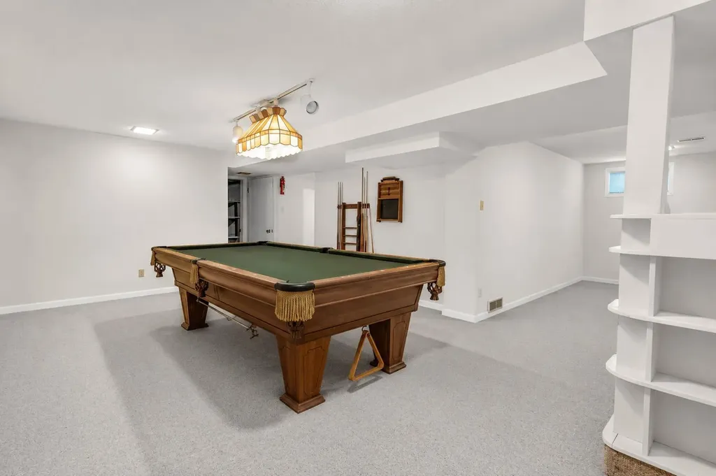 4511 Richmond Road SW Calgary AB T3E4P9