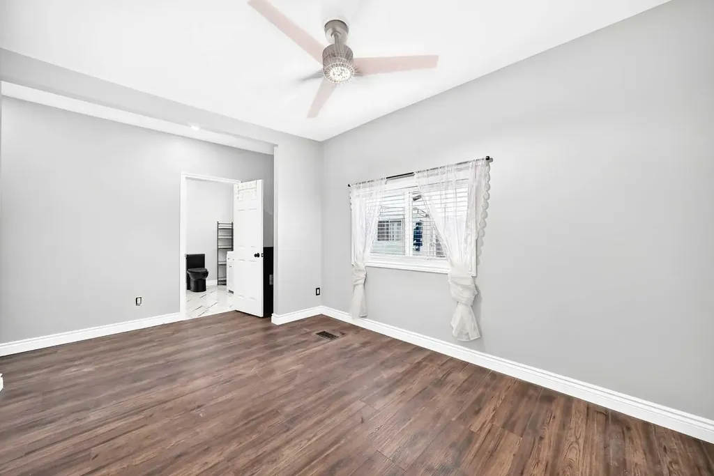 6220 17 Avenue SE Calgary AB T2A 7H4