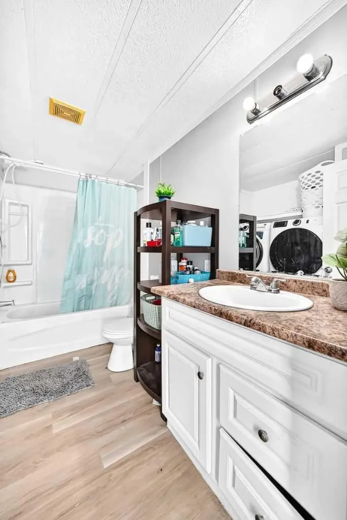 6220 17 Avenue SE Calgary AB T2A 7H4