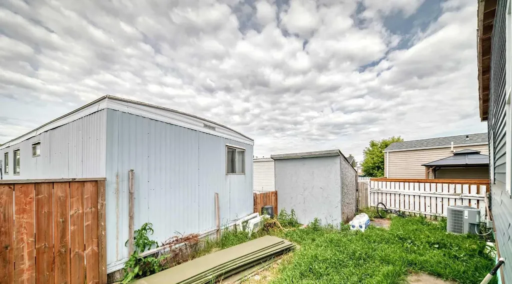 6220 17 Avenue SE Calgary AB T2A 7H4
