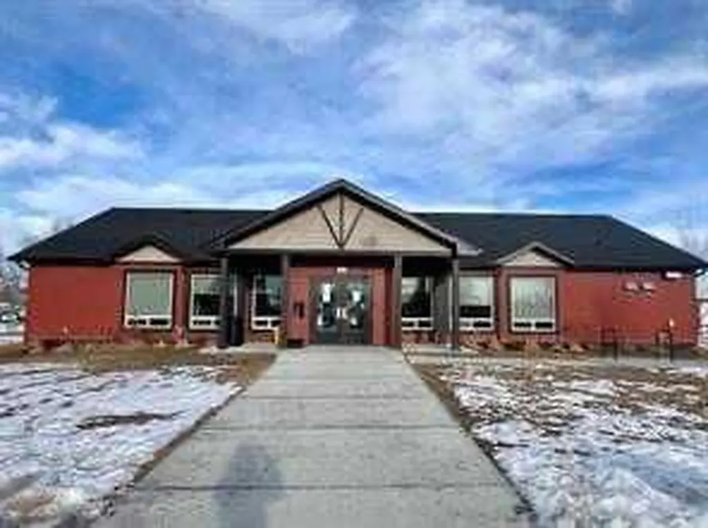 6220 17 Avenue SE Calgary AB T2A 7H4