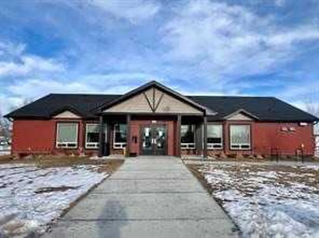 6220 17 Avenue SE Calgary AB T2A 7H4