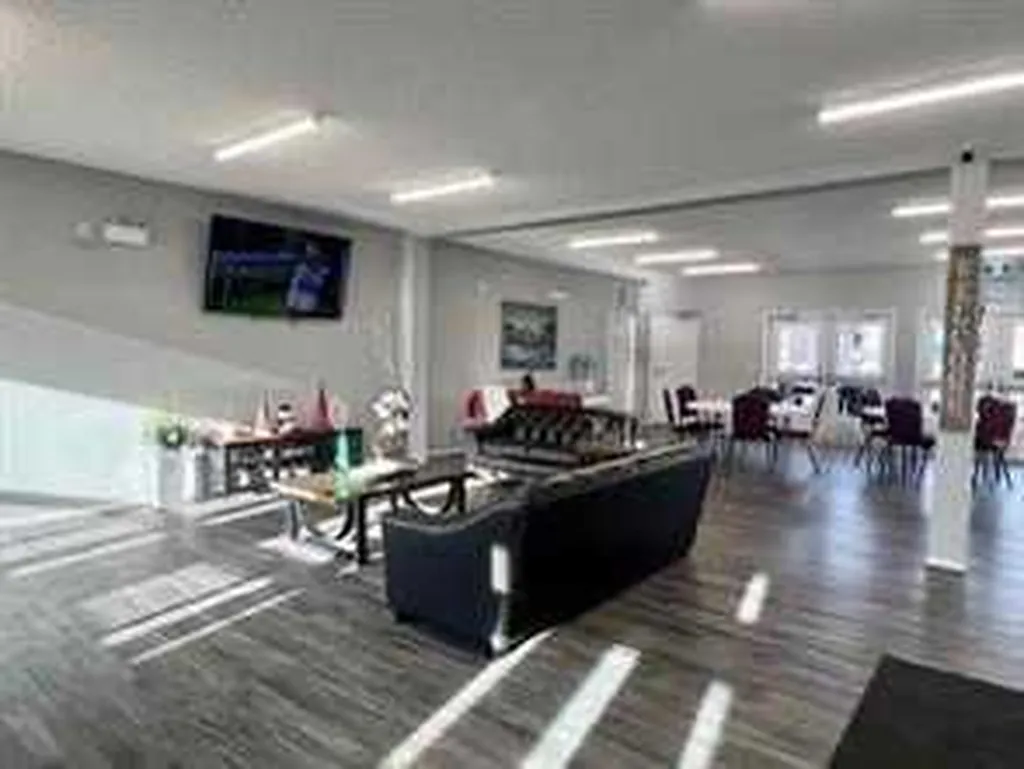 6220 17 Avenue SE Calgary AB T2A 7H4