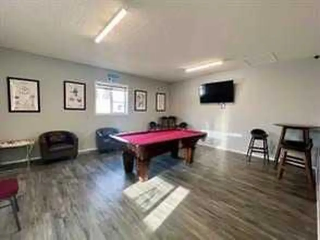 6220 17 Avenue SE Calgary AB T2A 7H4
