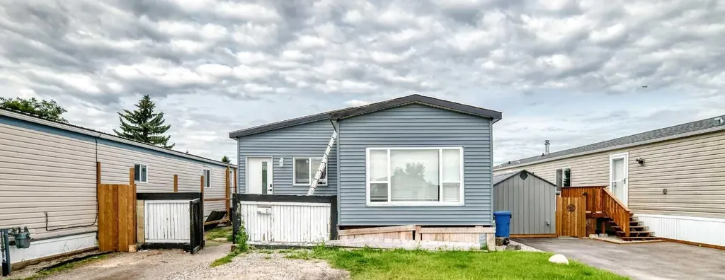 6220 17 Avenue SE Calgary AB T2A 7H4