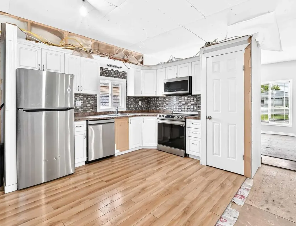 6220 17 Avenue SE Calgary AB T2A 7H4