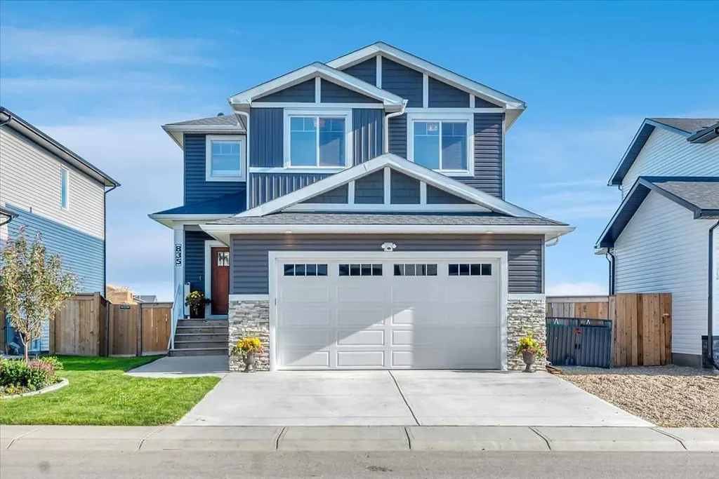 835 Lakewood Circle Strathmore AB T1P0G7