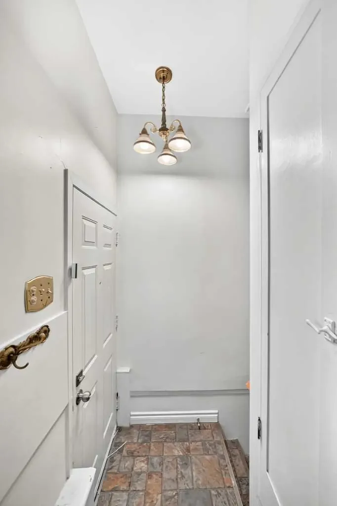 1623 6a Street NW Calgary AB T2M 3H1