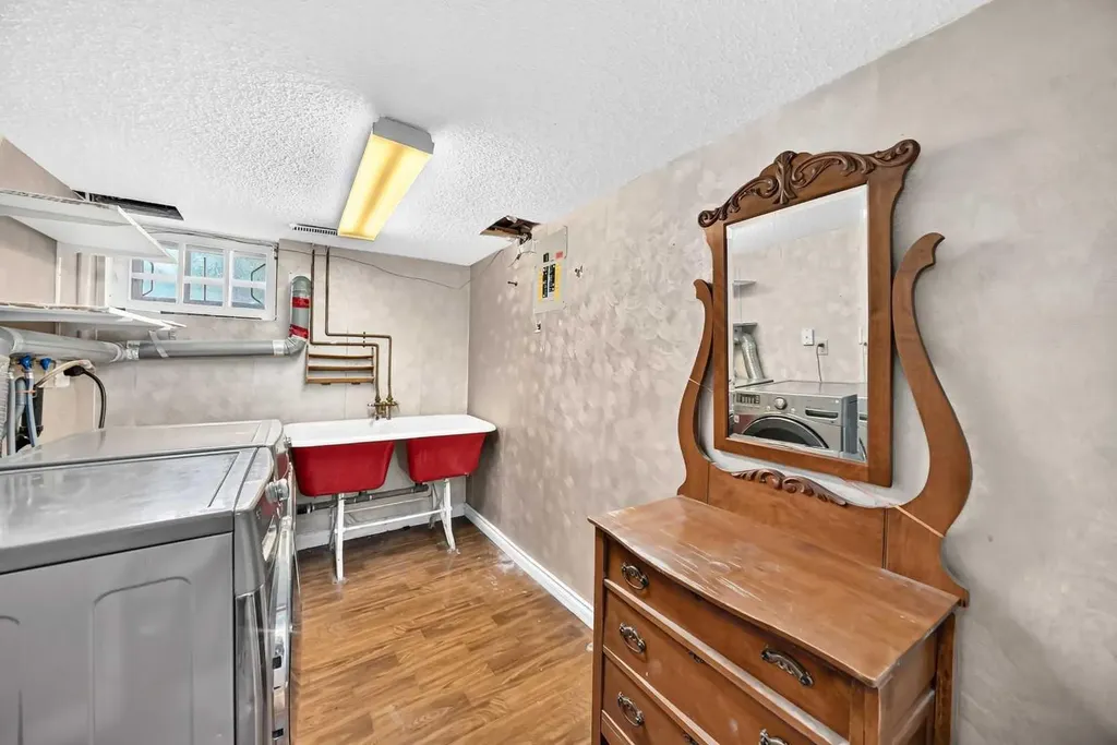 1623 6a Street NW Calgary AB T2M 3H1