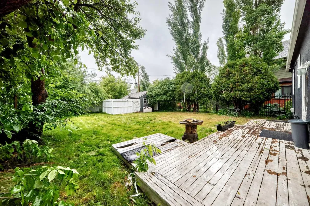 1623 6a Street NW Calgary AB T2M 3H1