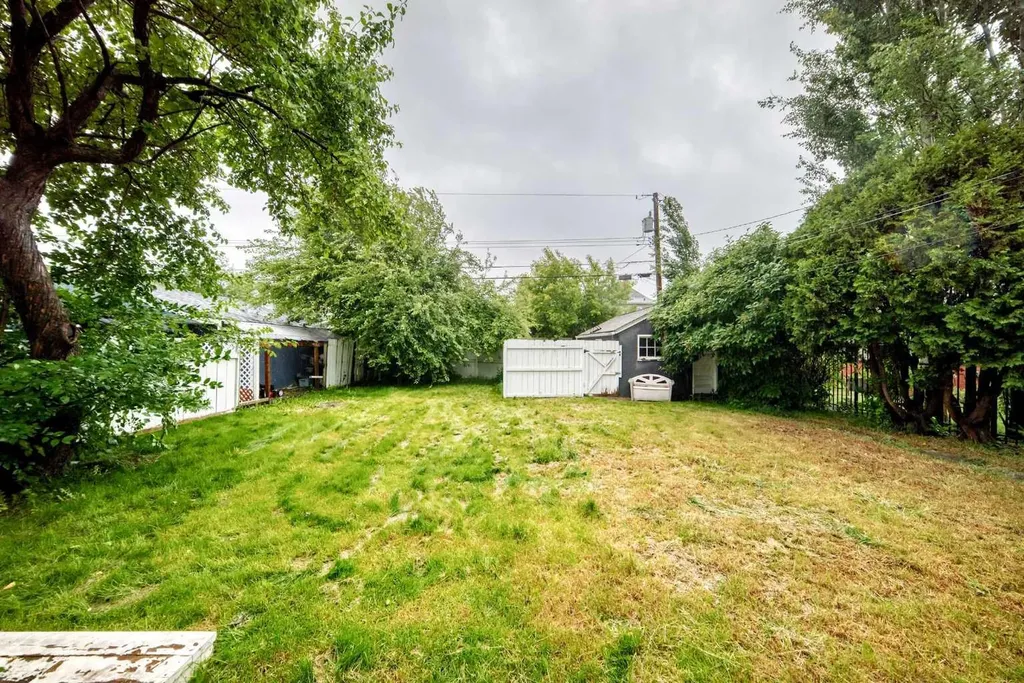 1623 6a Street NW Calgary AB T2M 3H1