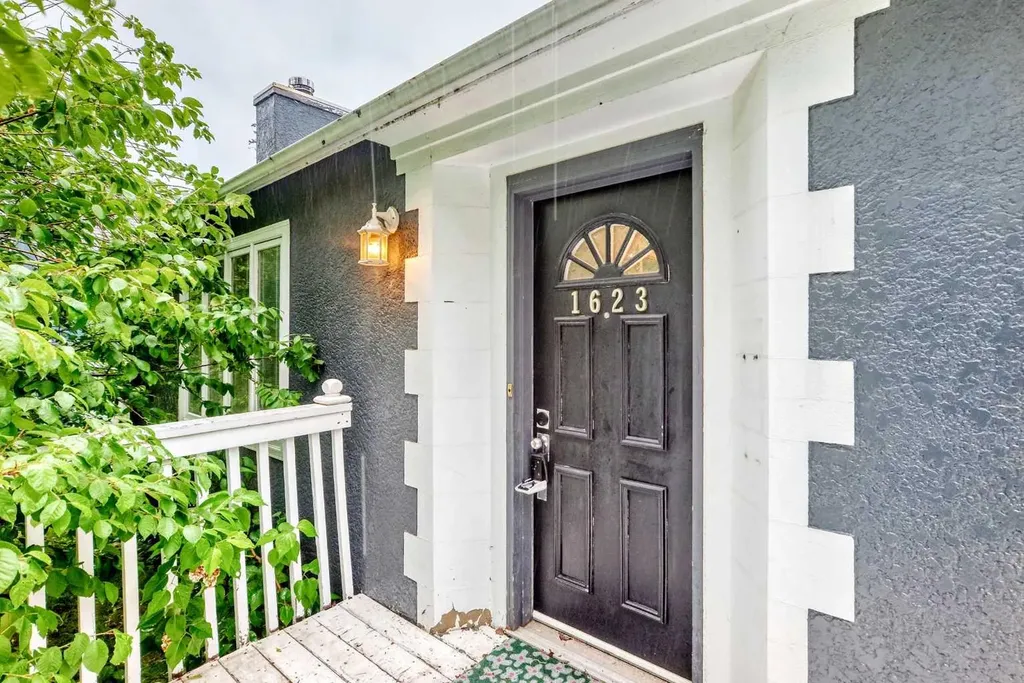 1623 6a Street NW Calgary AB T2M 3H1