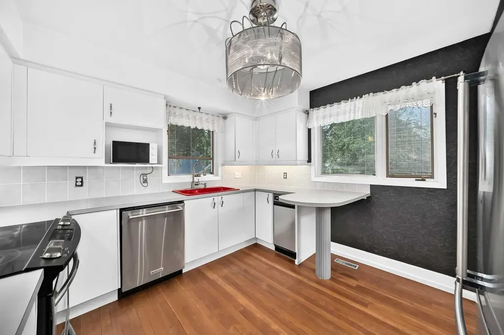 1623 6a Street NW Calgary AB T2M 3H1