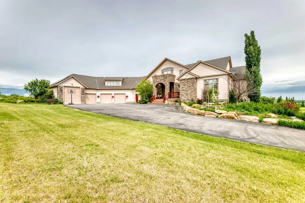 198029 Spruce Meadows Way Rural Foothills County AB T1S 3J9