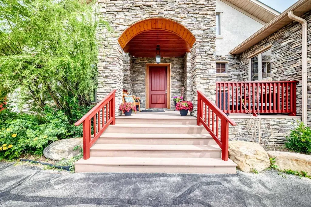 198029 Spruce Meadows Way Rural Foothills County AB T1S 3J9