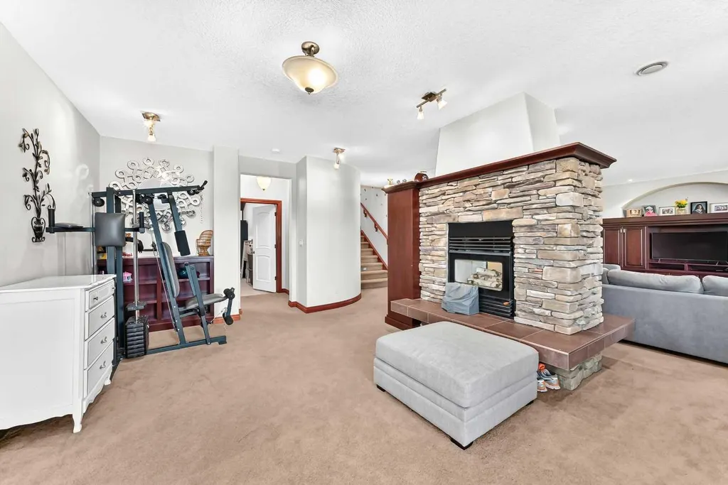 198029 Spruce Meadows Way Rural Foothills County AB T1S 3J9