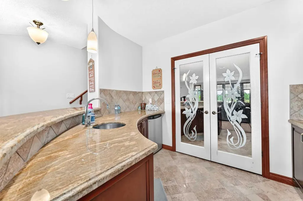 198029 Spruce Meadows Way Rural Foothills County AB T1S 3J9