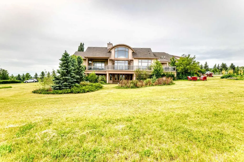 198029 Spruce Meadows Way Rural Foothills County AB T1S 3J9